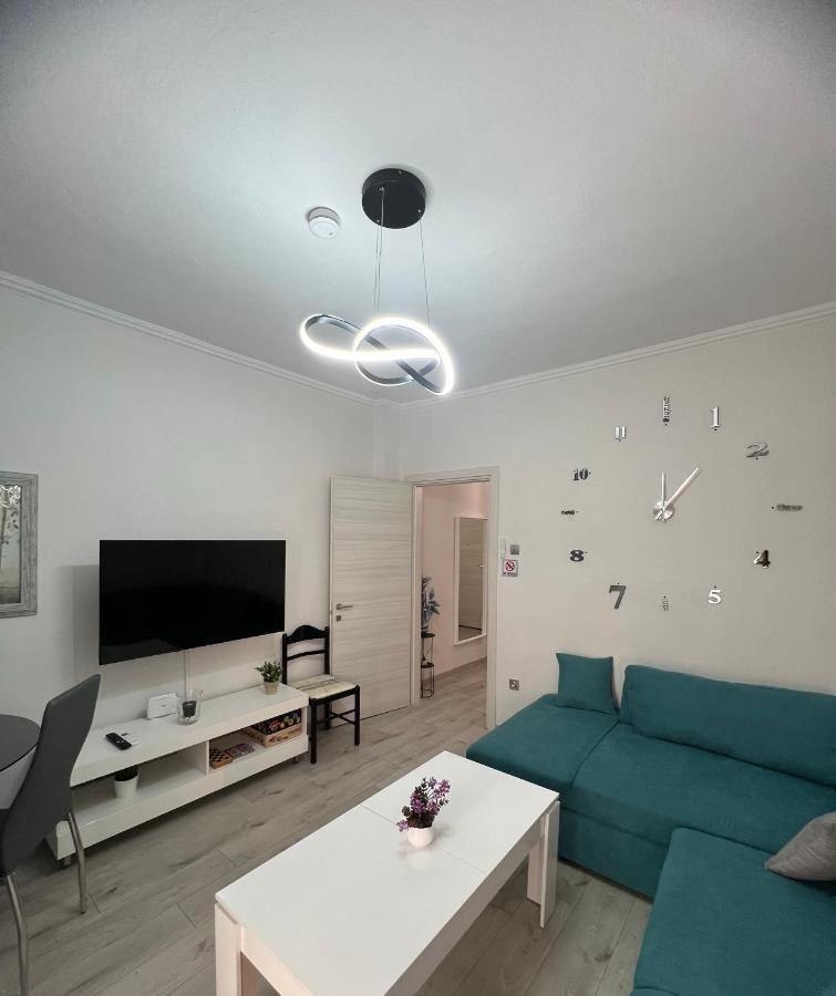 Serres City Center Modern Apartment Exterior photo